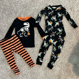 Carter's 4 Piece Glow in the Dark Dinosaur T-Rex Halloween Pajama, size 18 mo